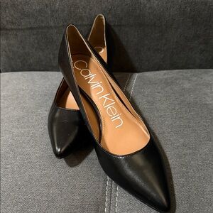 Calvin Klein Women's Black Pointed-Toe Leatherette Flats